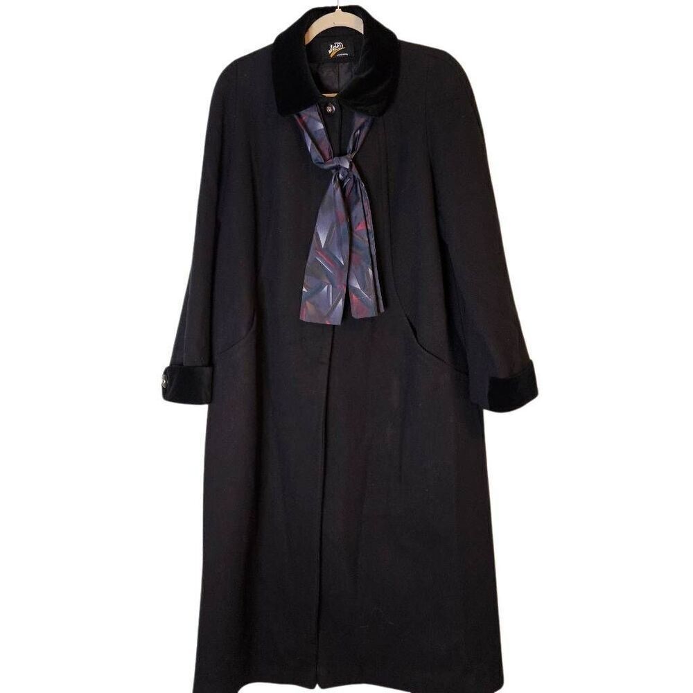 JoD vintage full length 100% wool black coat. Size 12.